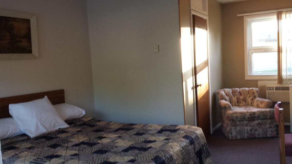 Hipwell'S Motel Fonthill Zimmer foto