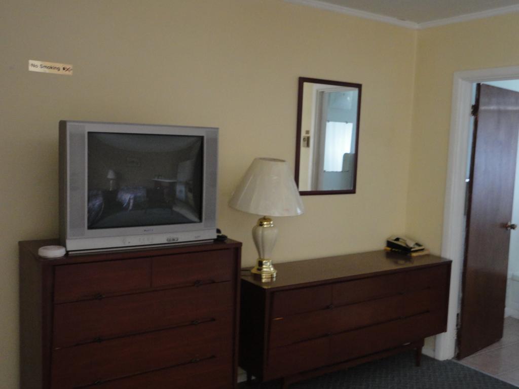 Hipwell'S Motel Fonthill Exterior foto
