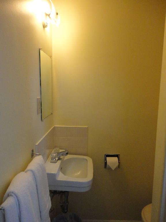 Hipwell'S Motel Fonthill Zimmer foto
