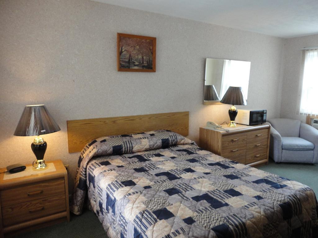 Hipwell'S Motel Fonthill Zimmer foto